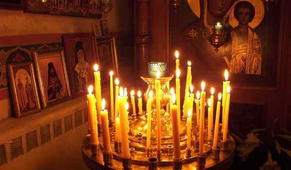 Ритуал с церковными свечами
