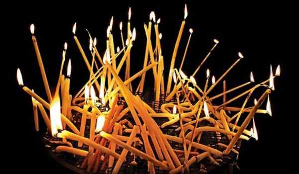 Обряд с церковными свечами